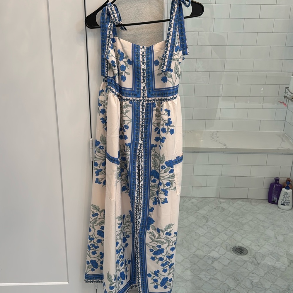Gorgeous strappy floral dress